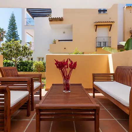 Blumarine Arenas De Canovas Apartment Marbella